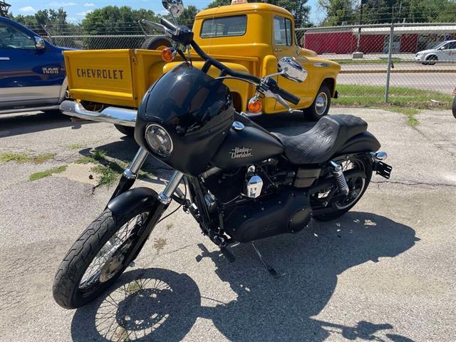 $7500 : 2014 Harley-Davidson Dyna Str image 1