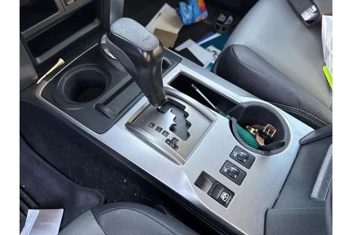 $31859 : Toyota 4Runner 2018 4x4 SR5 image 8