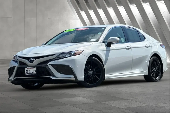 $22200 : Toyota Camry Hybrid 2023 XSE image 2