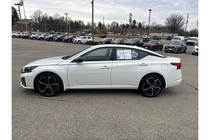 $25990 : Nissan Altima 2023 AWD 2.5 S image 2