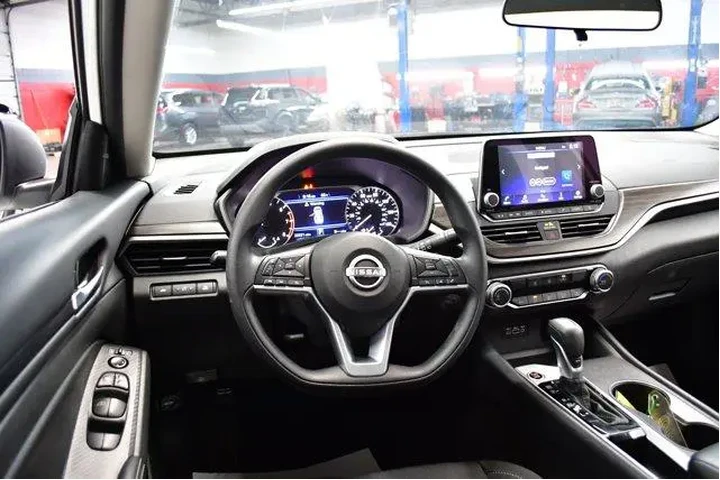 $20994 : Nissan Altima 2025 2.5 SV 4d image 8