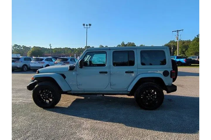 $34730 : Jeep Wrangler 2024 4x4 Sahar image 7