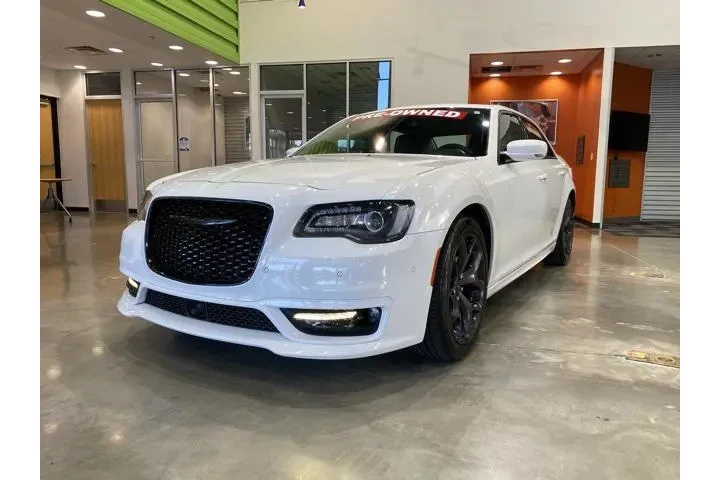 $23129 : Chrysler 300 2022 Touring L image 3