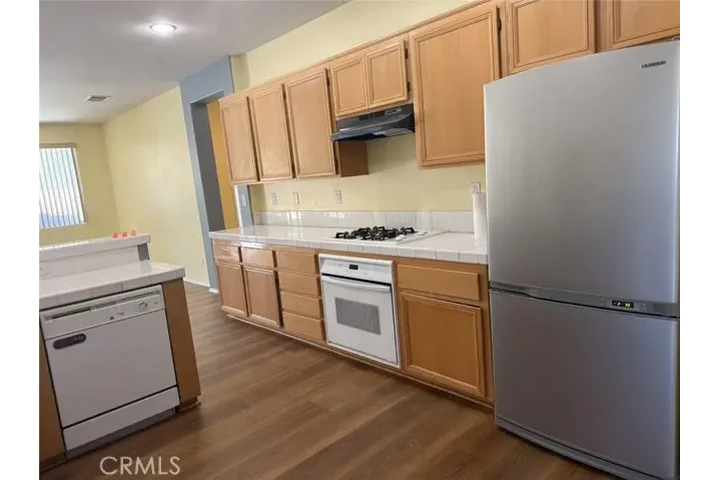 $2450 : BELL GARDENS CASA $2450 image 2