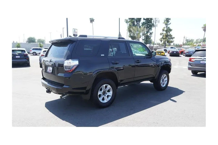 $28500 : 2019 4Runner SR5 Sport Utilit image 6