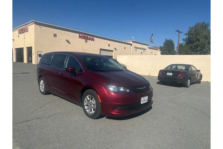 $19127 : Chrysler Voyager 2022 LX 4dr image 2