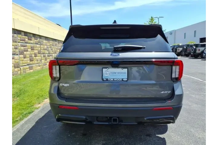$39818 : Ford Explorer 2025 AWD ST-Li image 9