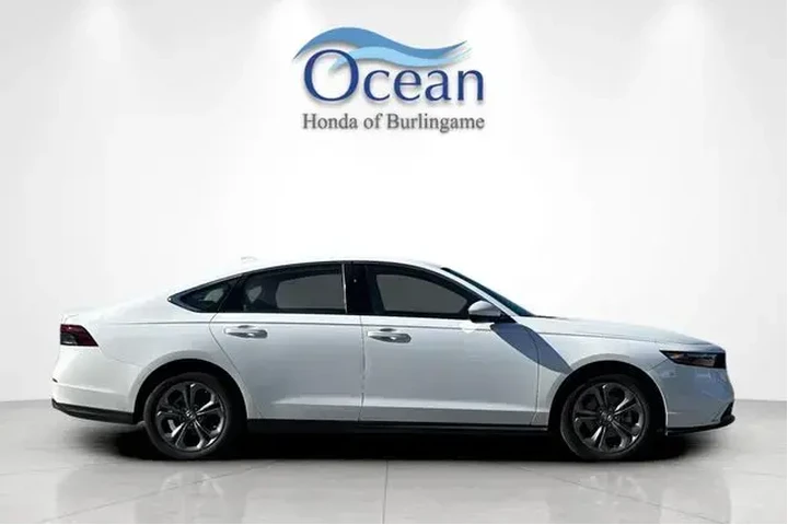 $24491 : Honda Accord 2023 EX 4dr Sed image 3