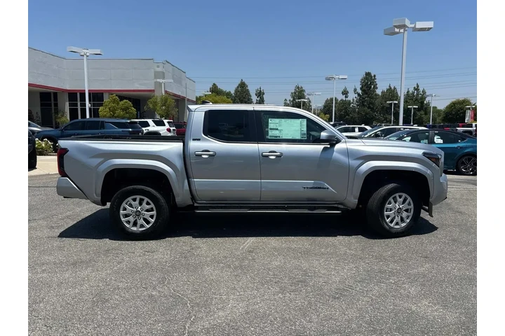 $35417 : Toyota Tacoma 2025 4x2 SR5 4 image 3