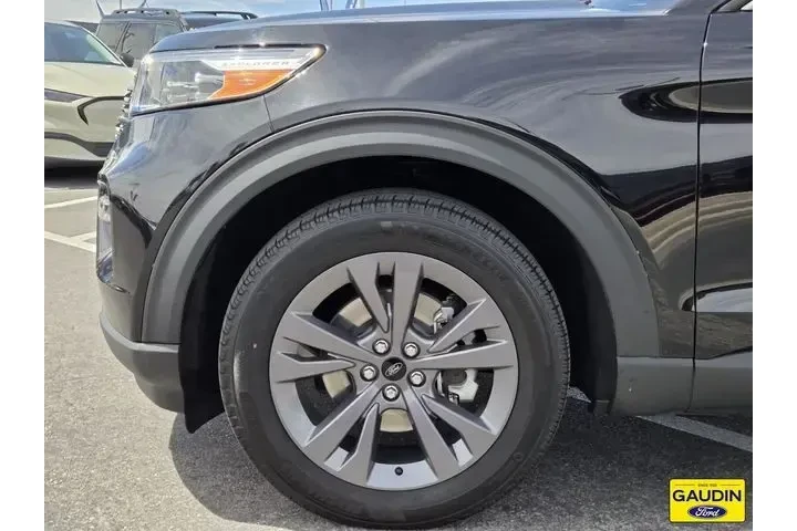$38995 : Ford Explorer 2023 AWD XLT 4 image 10