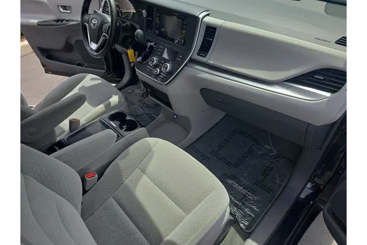 $29995 : Toyota Sienna 2018 LE 7-Pass image 9