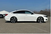 $25981 : Honda Accord 2021 Sport 4dr thumbnail