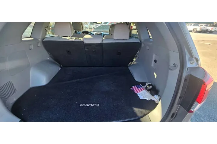 $9495 : 2015 Sorento LX image 9