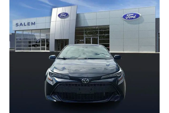 $20990 : Toyota Corolla Hatchback 202 image 7