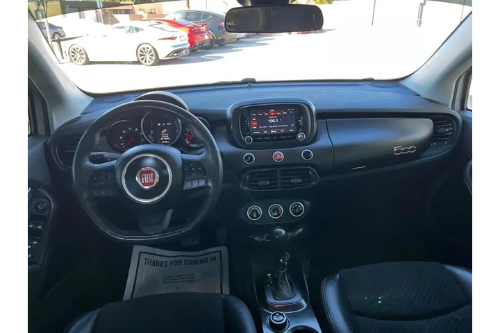 2017 500x Lounge AWD image 9