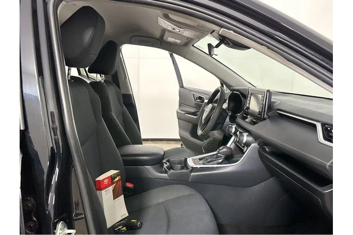 2019 RAV4 LE image 6