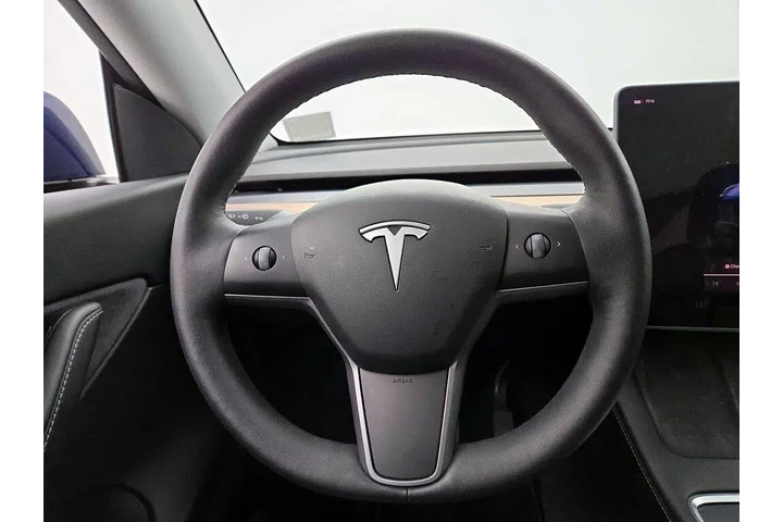 $29998 : Tesla Model Y 2022 AWD Long image 10