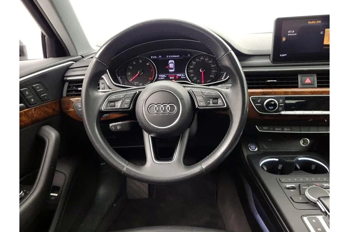 $17998 : Audi A4 2019 Titanium 40 TFS image 10