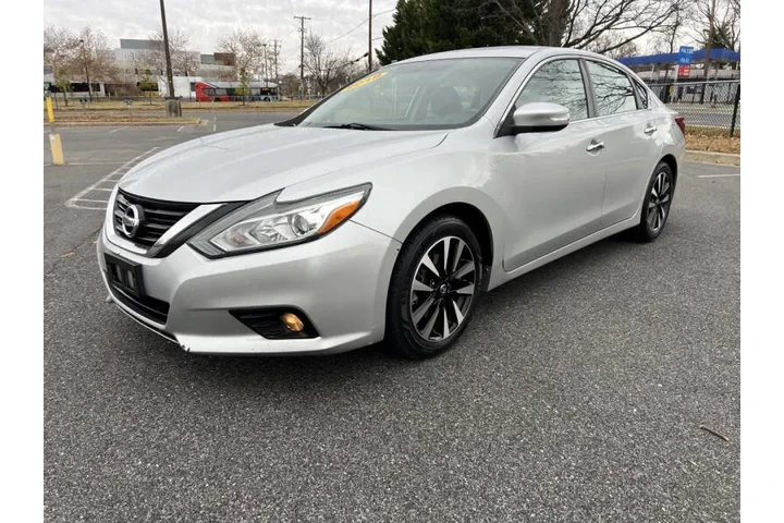 $8900 : 2018 Altima 2.5 SL image 3
