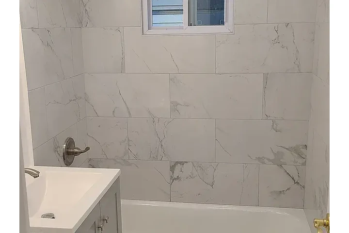 $2500 : Recién rehabilitado 4bed. image 3