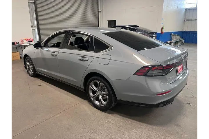 $24858 : Honda Accord Hybrid 2023 image 5