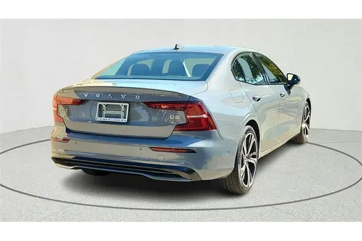 $25027 : Volvo S60 2024 B5 Plus Dark image 3