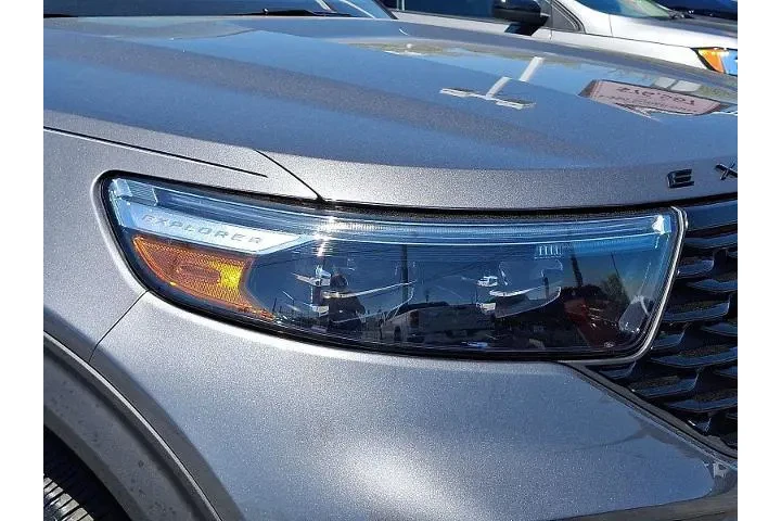 $39035 : Ford Explorer 2022 AWD ST-Li image 9