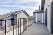 $2495 : 3 Bedroom Apt in koreatown LA thumbnail