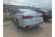$20247 : Nissan Altima 2023 2.5 SL 4d thumbnail