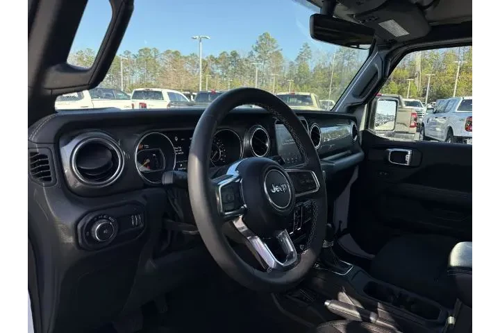 $30467 : Jeep Wrangler 2023 4x4 Sahar image 10