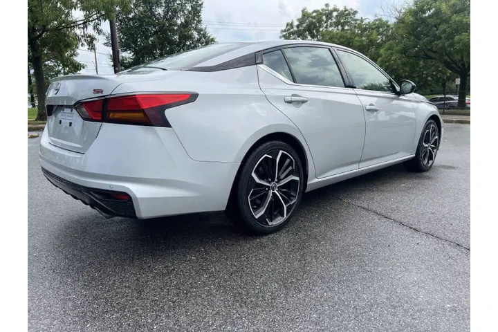 $19500 : 2023 Altima 2.5 SR image 6