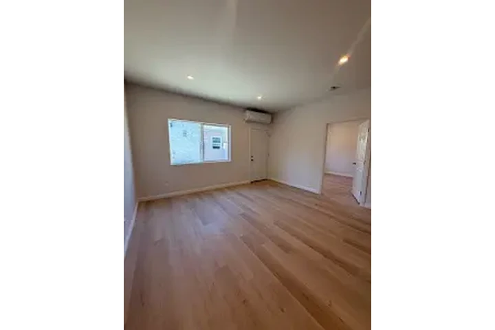 INGLEWOOD RENTO CASA NUEVA image 5