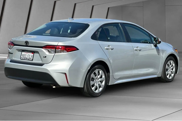 $22500 : Toyota Corolla 2025 LE 4dr S image 4