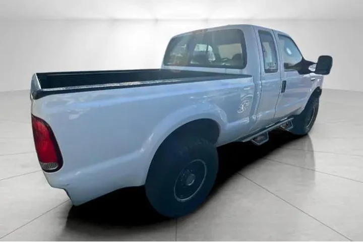 $12795 : Ford F-250 Super Duty 2005 4 image 2