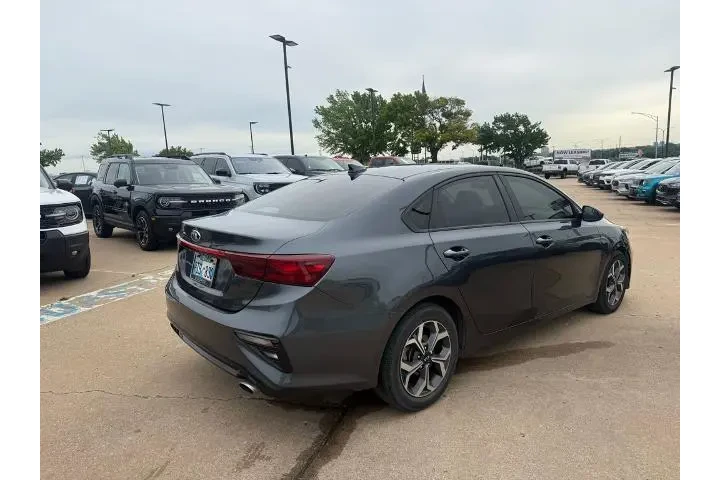 $14492 : Kia Forte 2019 LXS 4dr Sedan image 3