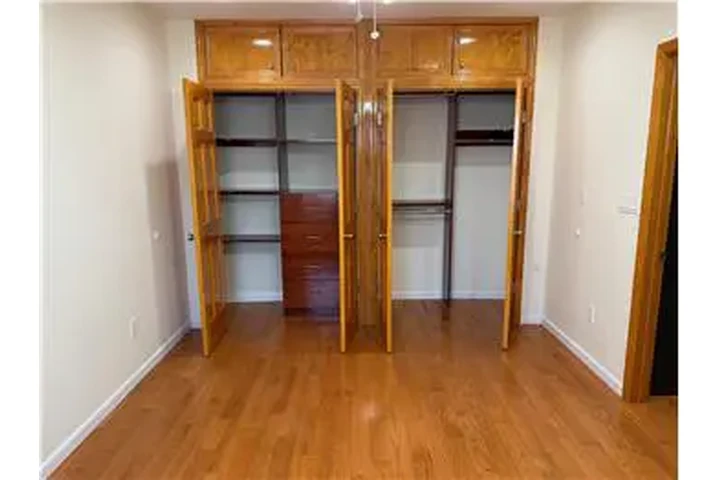 $2450 : Rental property with 1 bedro image 7