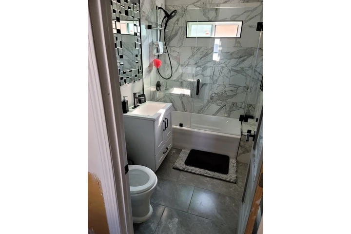 Experienced Tile Installer. image 1