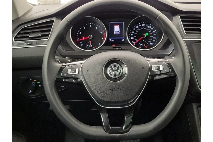 $19998 : Volkswagen Tiguan 2020 SE 4d image 10