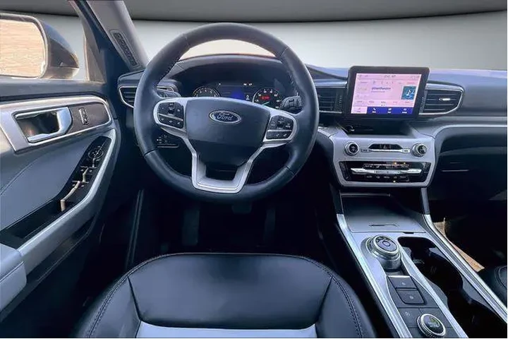 $35500 : Ford Explorer 2024 AWD XLT 4 image 8