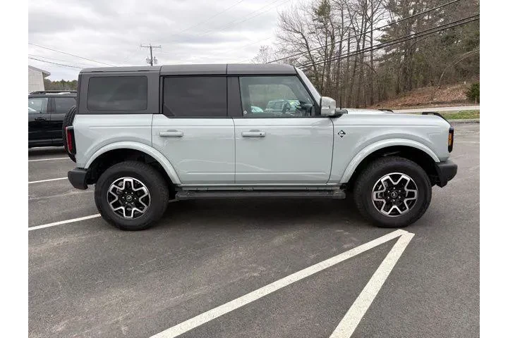 $39995 : Ford Bronco 2022 4x4 Base 4d image 2