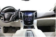 $28928 : Cadillac Escalade 2016 Stand thumbnail