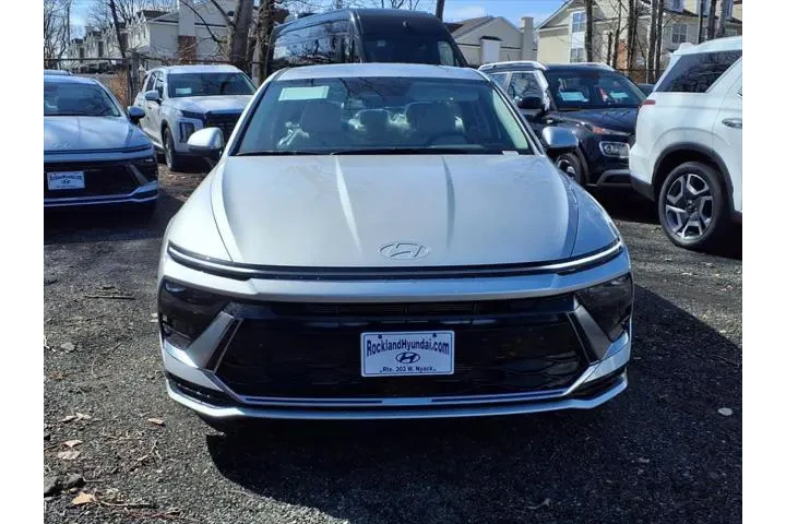 $29635 : Hyundai SONATA 2025 SEL 4dr image 2