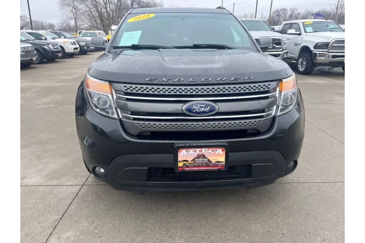 $11950 : 2015 Explorer XLT image 3