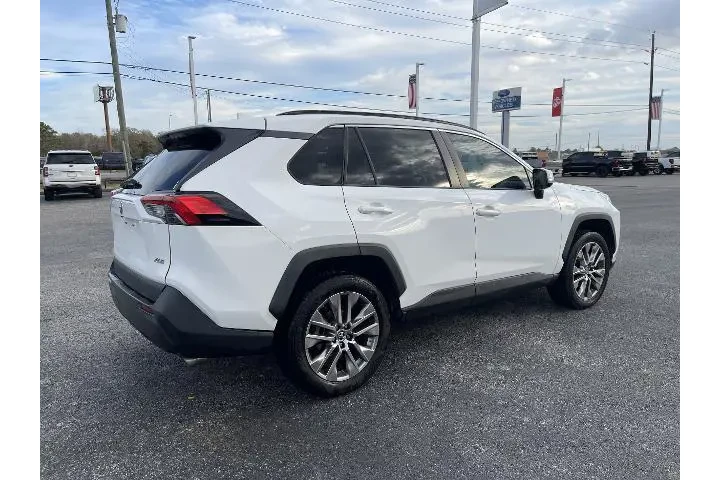 $19981 : Toyota RAV4 2019 XLE Premium image 2