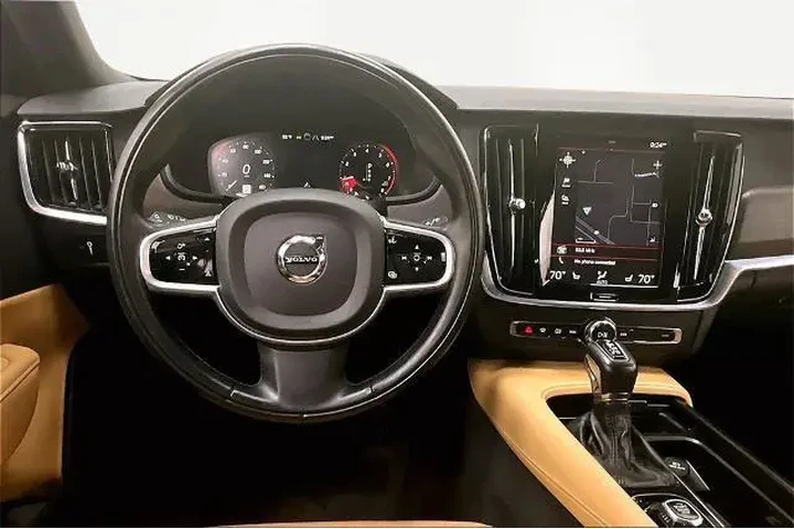 $31900 : Volvo V90 Cross Country 2020 image 5