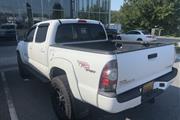 $15995 : PRE-OWNED 2010 TOYOTA TACOMA thumbnail