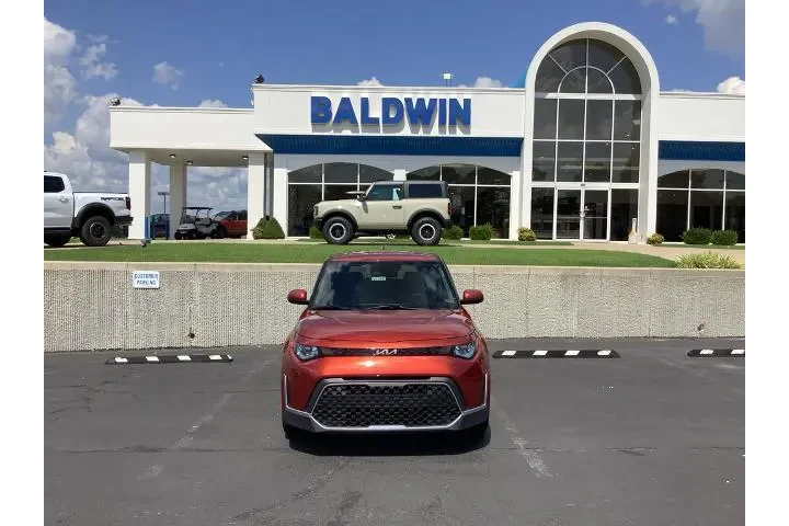 $20950 : Kia Soul 2023 LX 4dr Crossov image 2