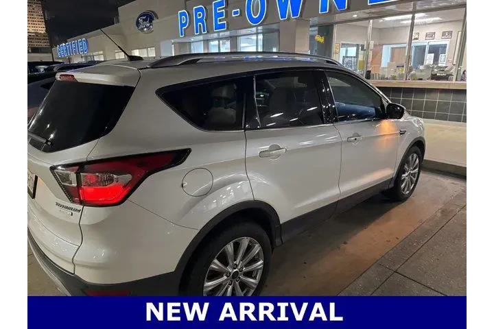 $15991 : Ford Escape 2017 Titanium 4d image 2