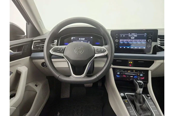 $24998 : Volkswagen Jetta 2025 SE 4dr image 10