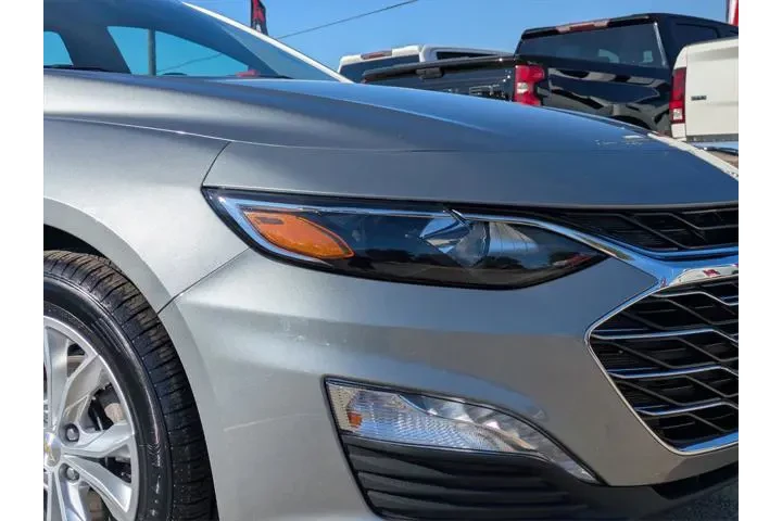 $22799 : Chevrolet Malibu 2024 LT 4dr image 9